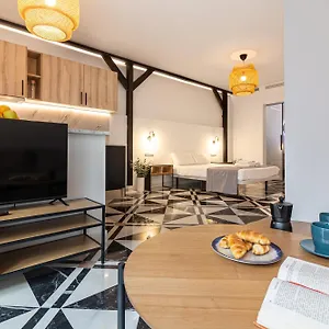 https://patio-de-la-luna-beach-apt-2.1costadelsol.com
